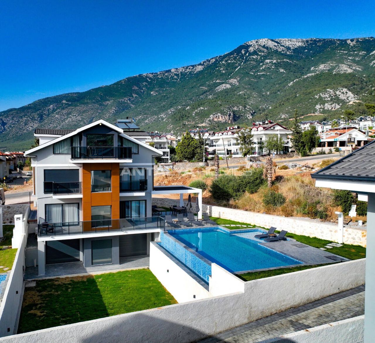 Villa in Fethiye, Türkei, 300 m² - Foto 1