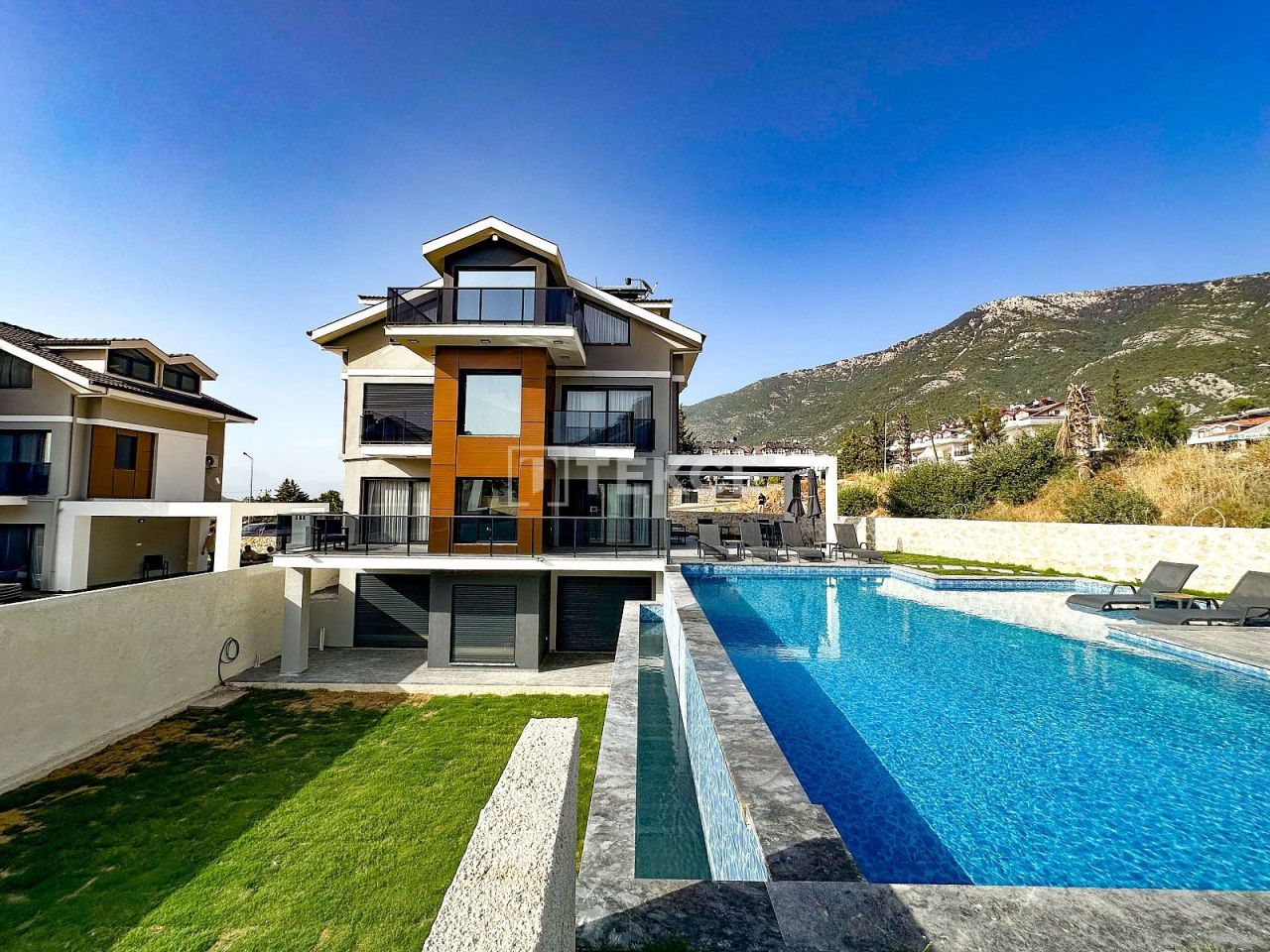 Villa in Fethiye, Türkei, 300 m² - Foto 1