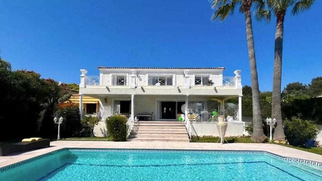 Villa à Cannes, France, 248 m² - image 1