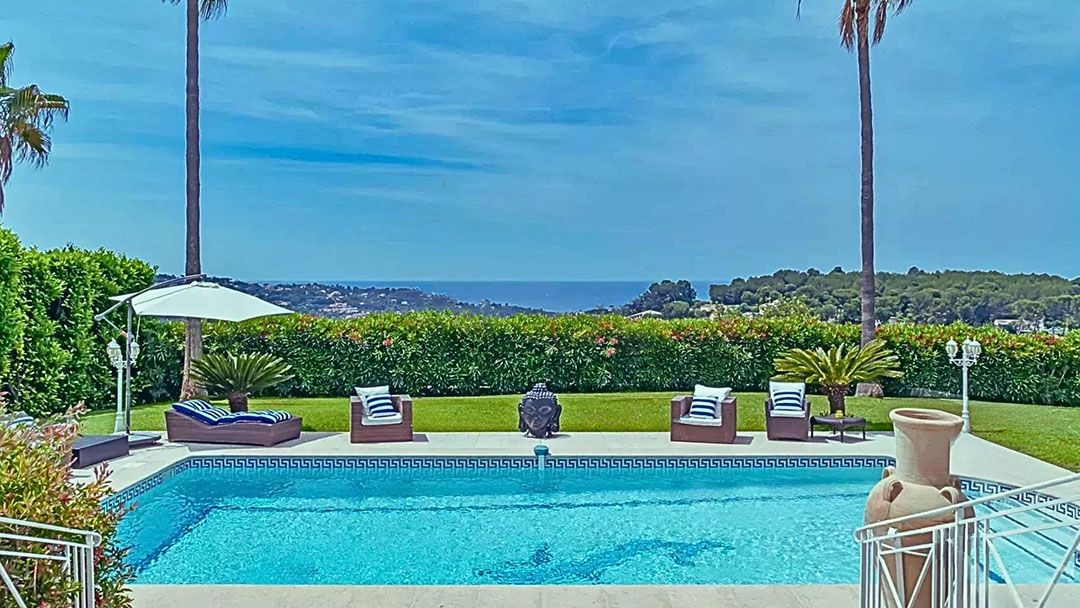 Villa in Cannes, France, 248 m² - picture 2