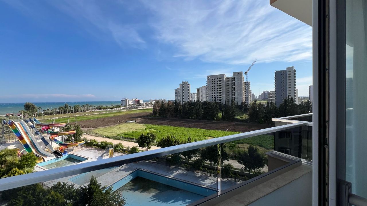 Flat in Mersin, Turkey, 60 m² - picture 1
