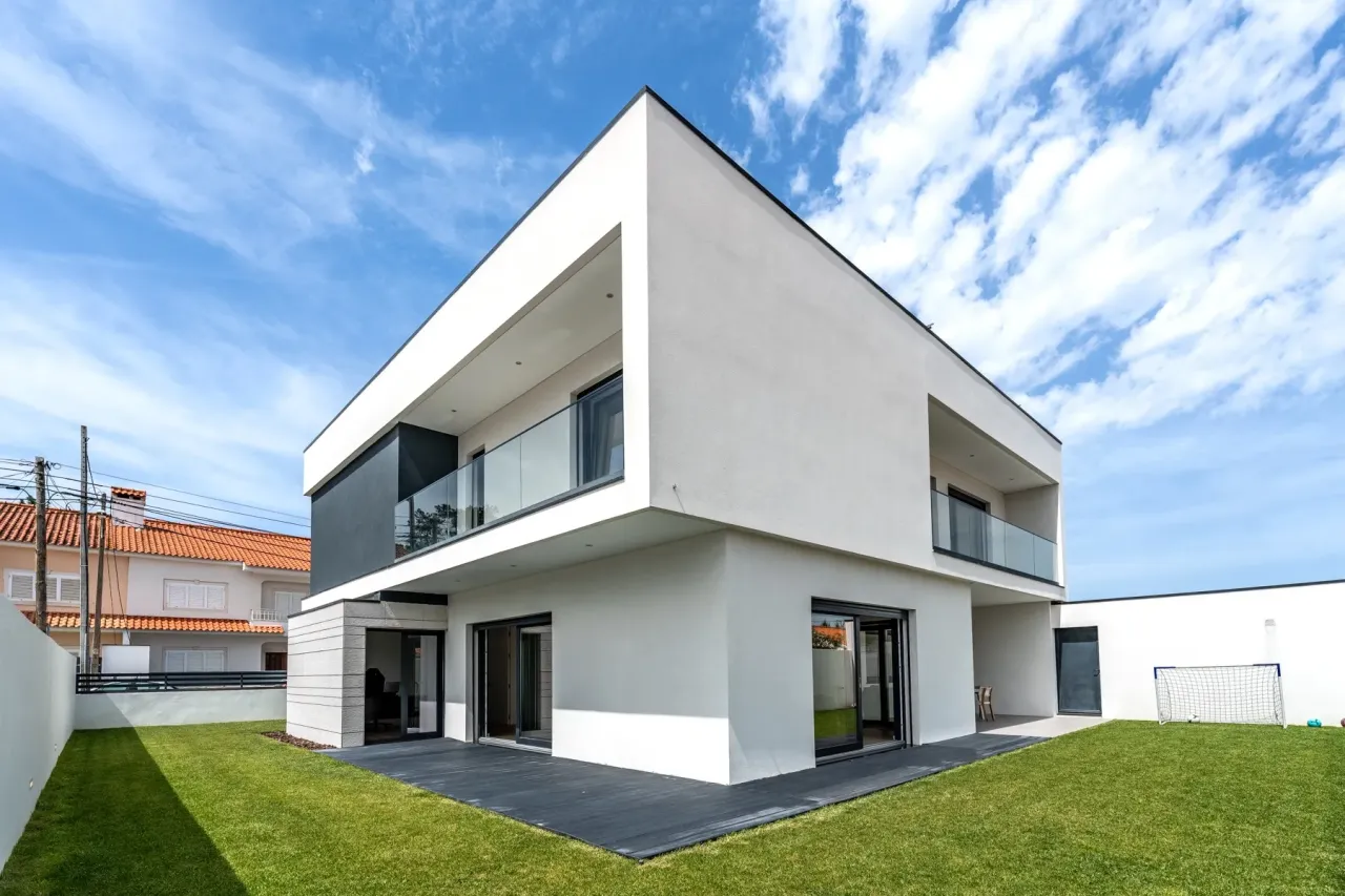 House in Almada, Portugal, 290 m² - picture 1