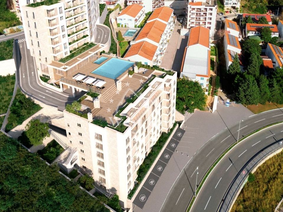 Apartment in Becici, Montenegro, 52 m² - picture 1