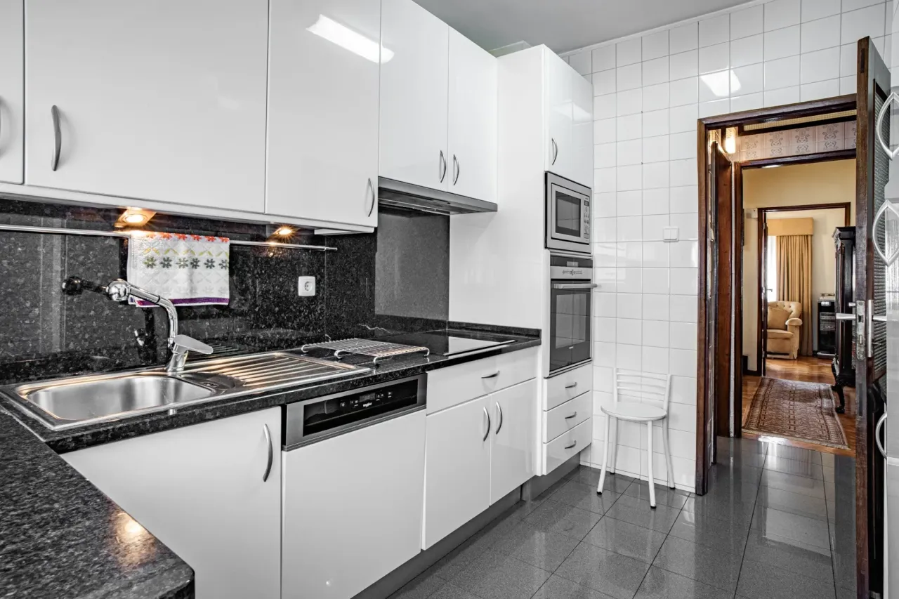 House in Porto, Portugal, 225 m² - picture 7