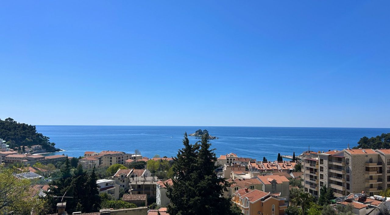 Flat in Petrovac, Montenegro, 65 m² - picture 1