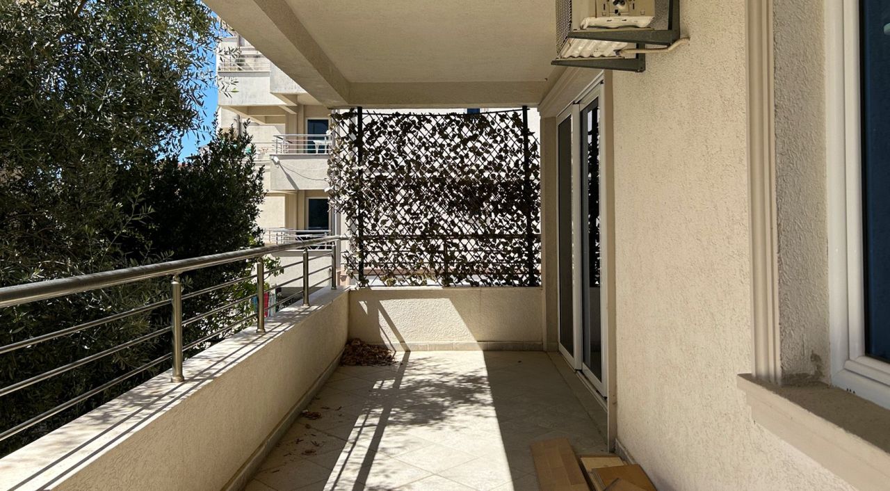 Piso en Petrovac, Montenegro, 105 m² - imagen 1