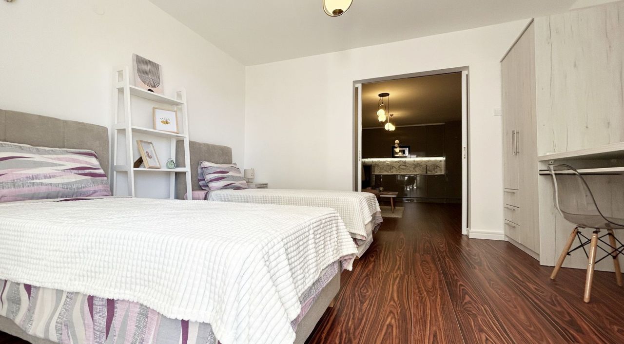 Flat in Petrovac, Montenegro, 85 m² - picture 13