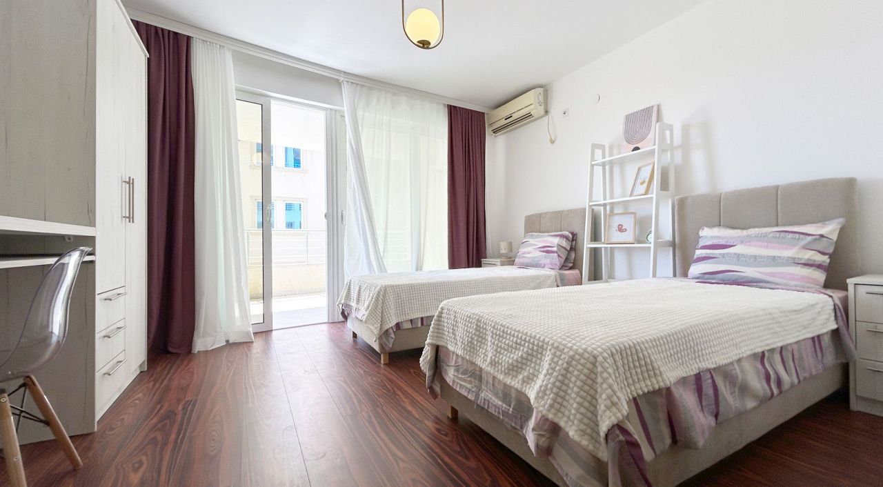 Flat in Petrovac, Montenegro, 85 m² - picture 11