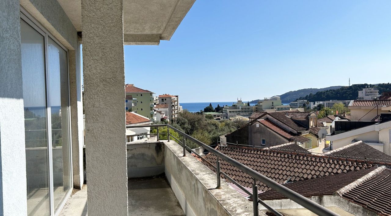 Flat in Becici, Montenegro, 42 m² - picture 1