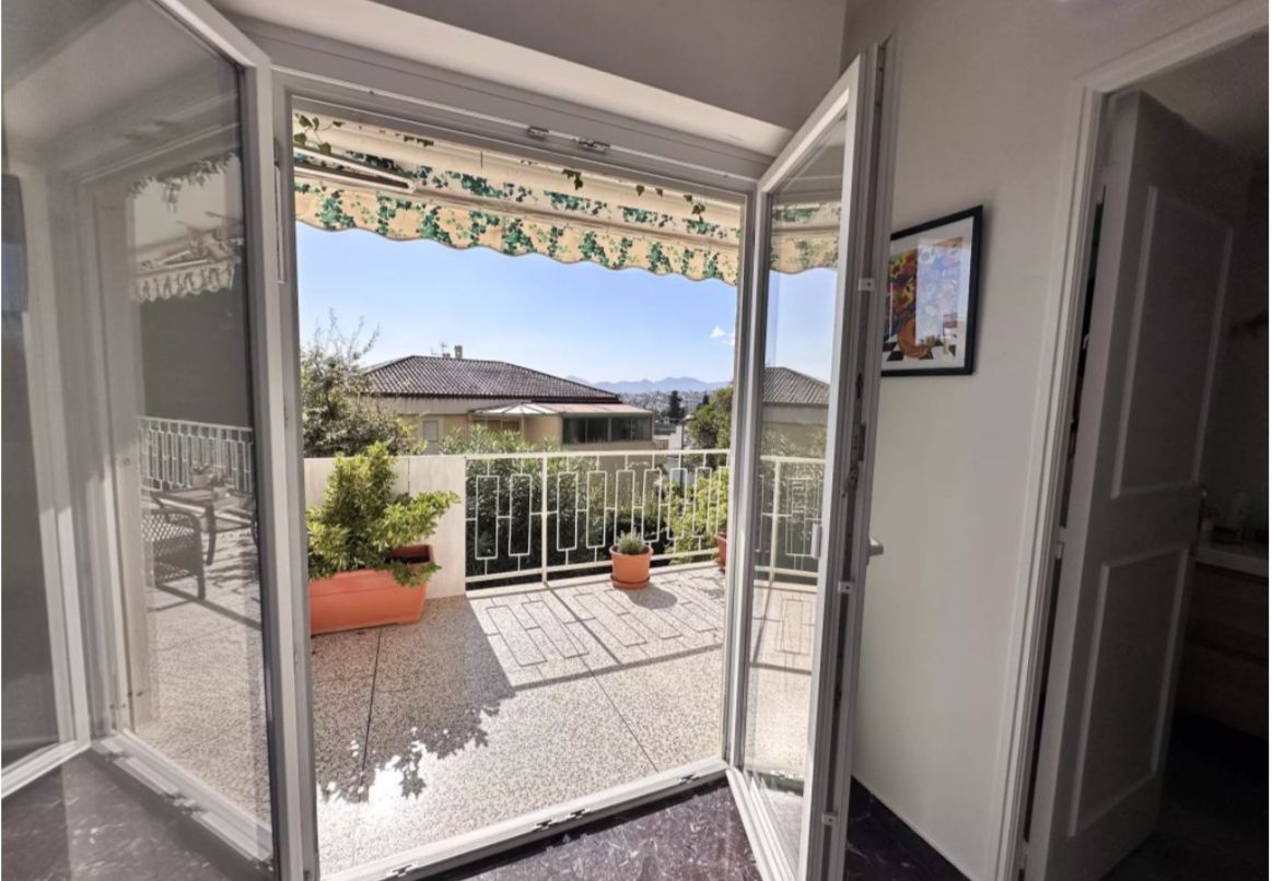 Flat in Cannes, France, 89 m² - picture 3