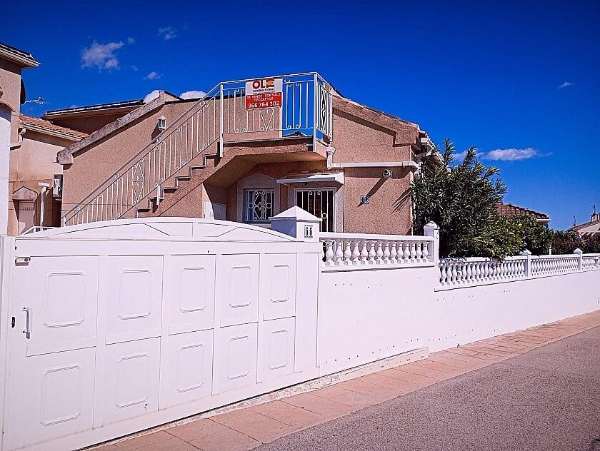 Villa in Torrevieja, Spain, 78 m² - picture 1