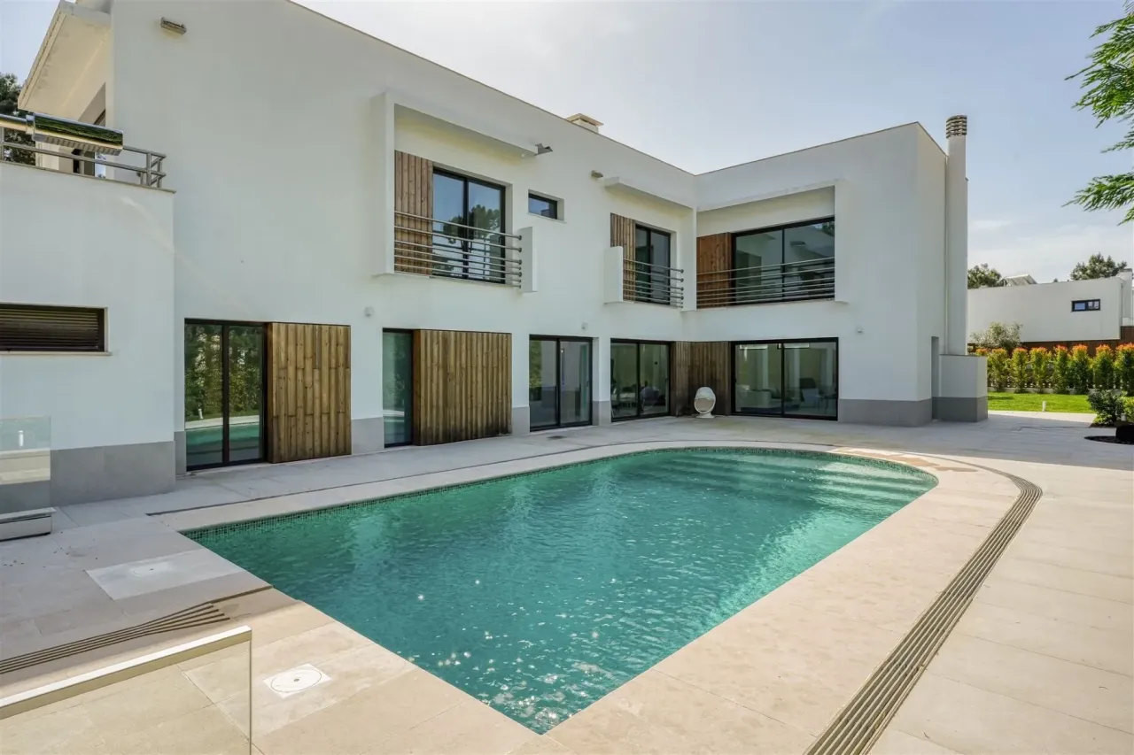 Villa in Almada, Portugal, 104 m² - picture 1