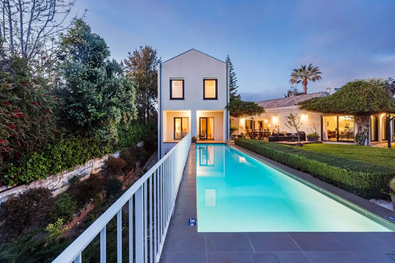 Maison en Algarve, Portugal, 325 m² - image 1