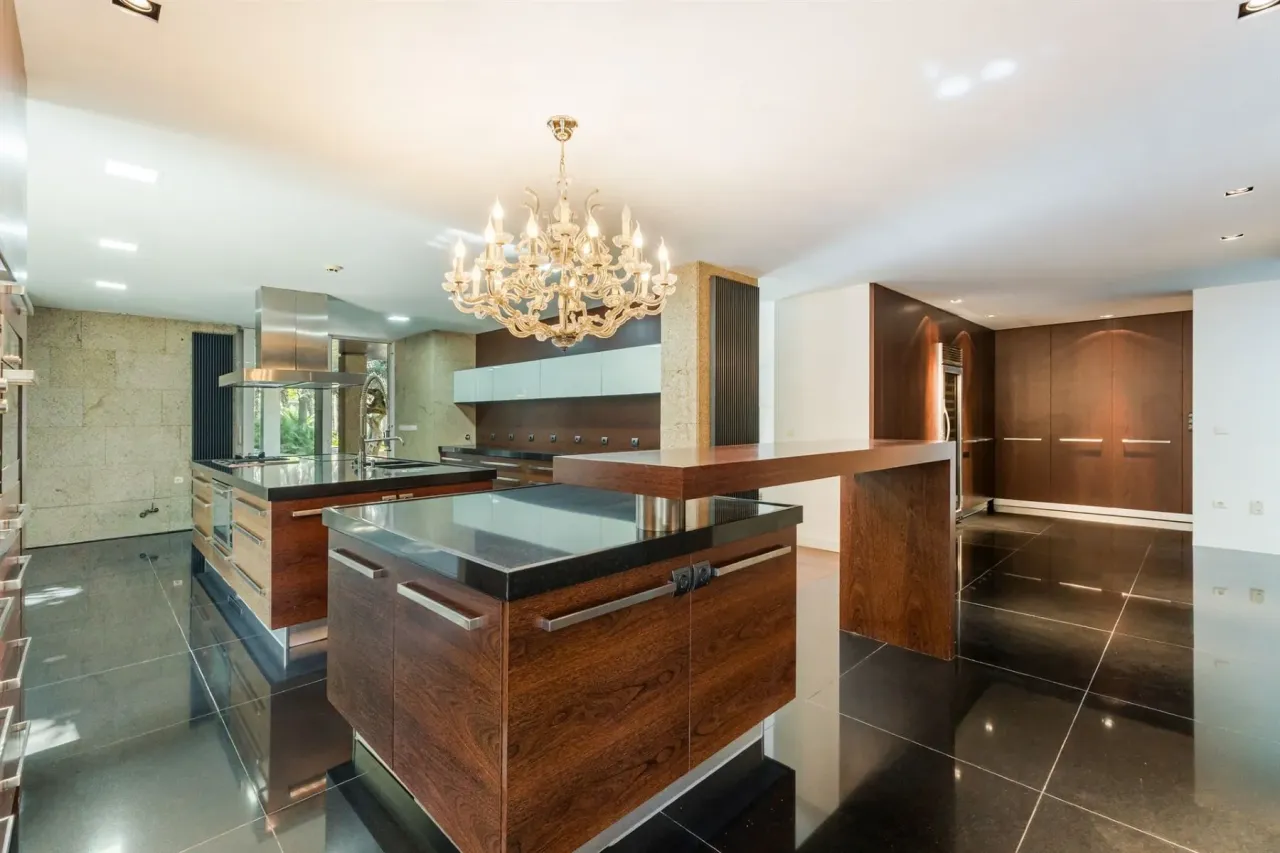 Villa à Gondomar, Portugal, 596 m² - image 7