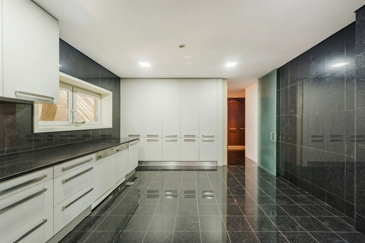 Villa à Gondomar, Portugal, 596 m² - image 10