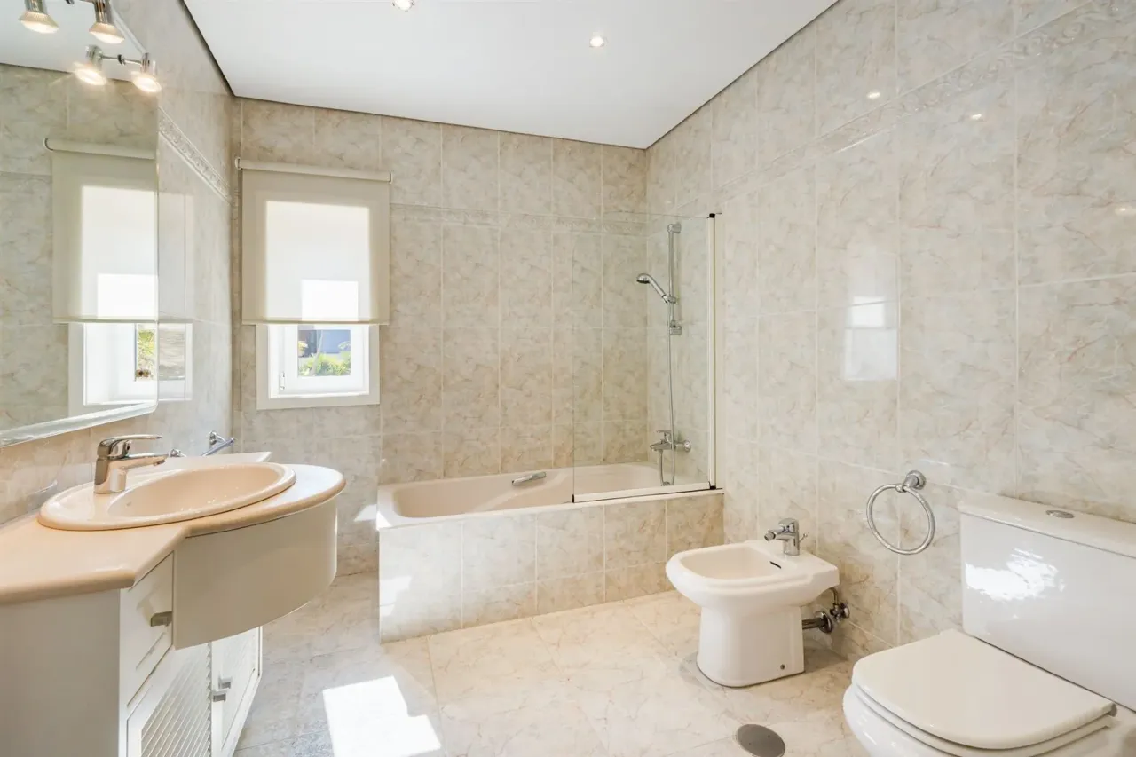 Villa à Gondomar, Portugal, 596 m² - image 16