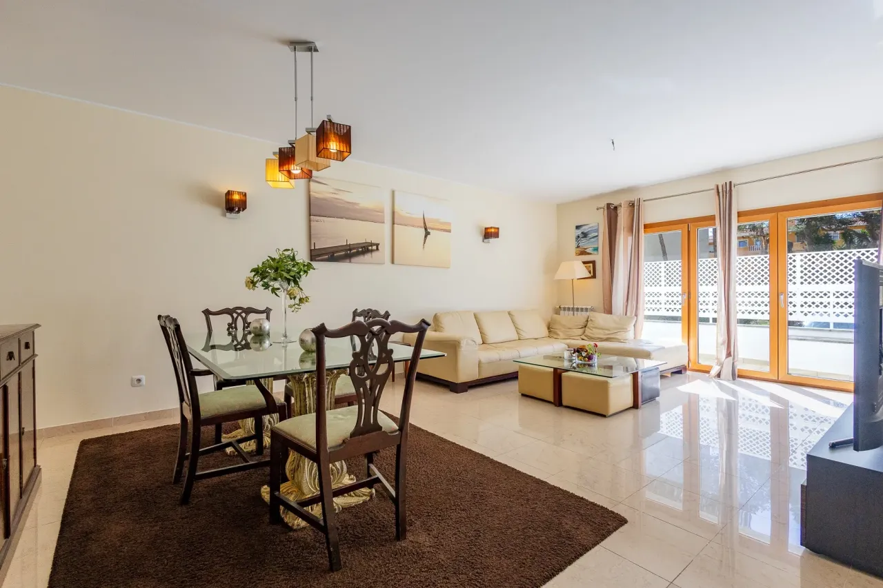 Apartment in Cascais, Portugal, 117 m² - picture 1