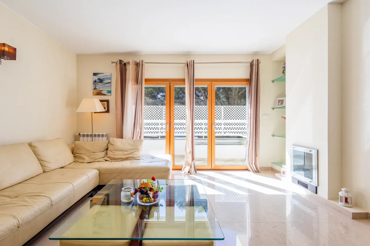 Apartment in Cascais, Portugal, 117 m² - picture 3