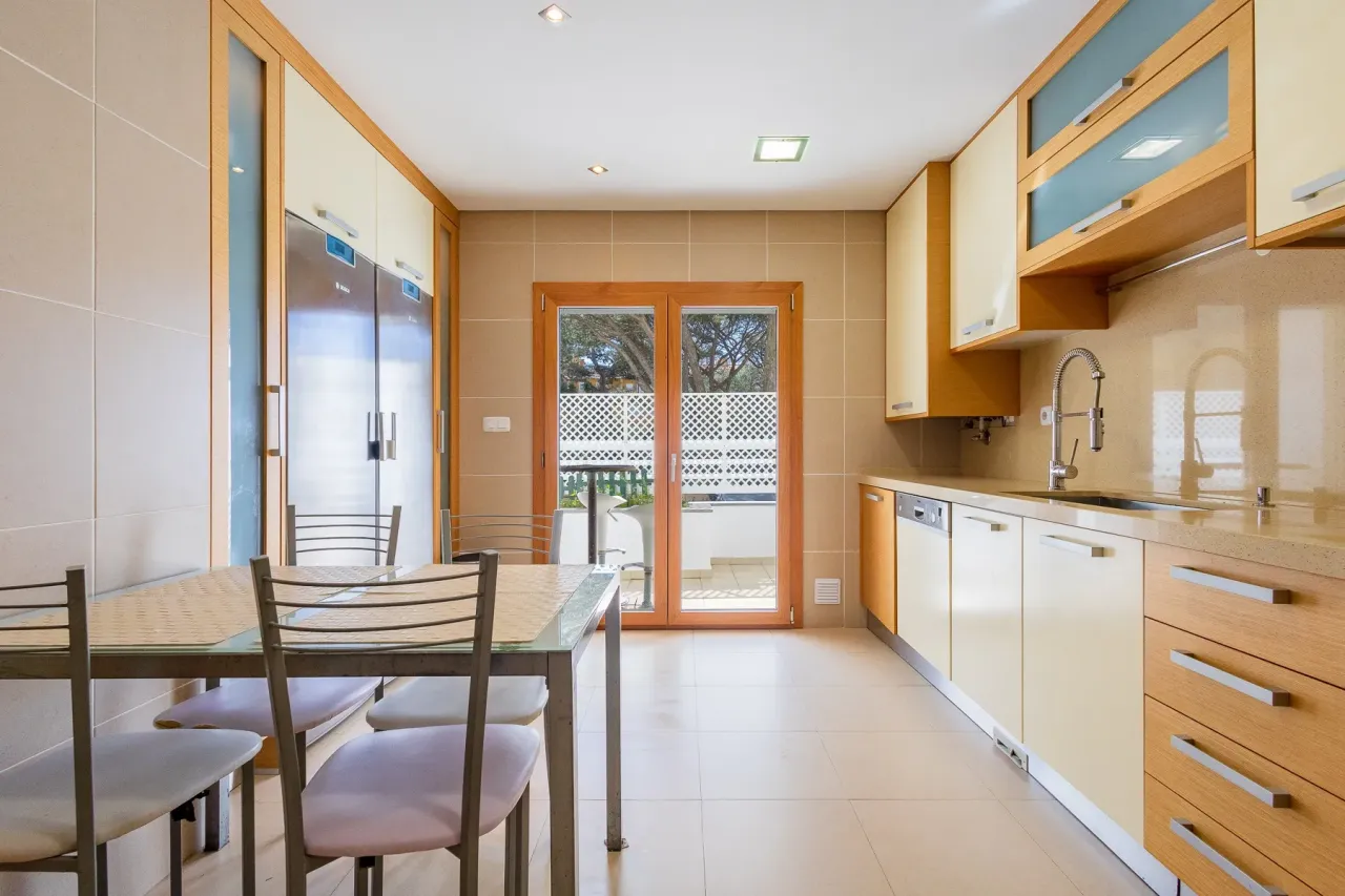 Apartment in Cascais, Portugal, 117 m² - picture 4