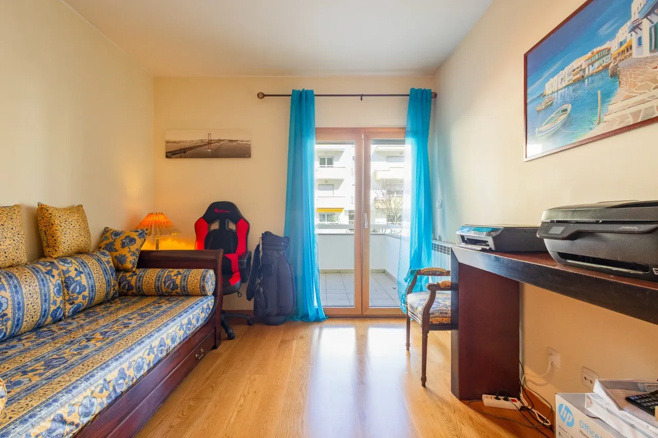 Apartment in Cascais, Portugal, 117 m² - picture 8