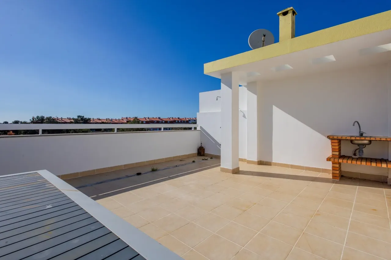 Apartment in Cascais, Portugal, 117 m² - picture 12