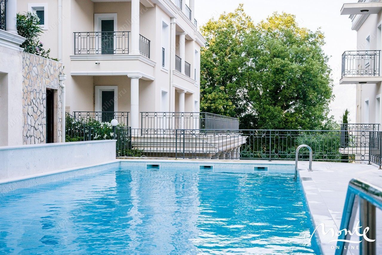 Piso en Herceg-Novi, Montenegro, 74 m² - imagen 1