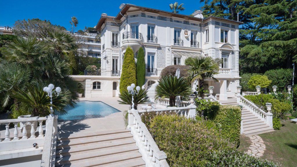 Villa in Cannes, France, 550 m² - picture 1