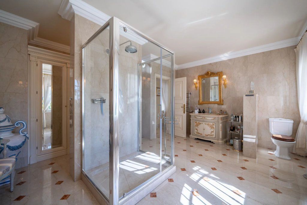 Villa in Cannes, France, 1 200 m² - picture 11