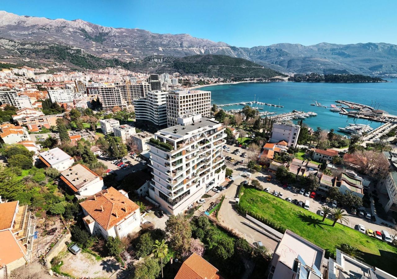 Geschäft in Budva, Montenegro, 735.52 m² - Foto 1