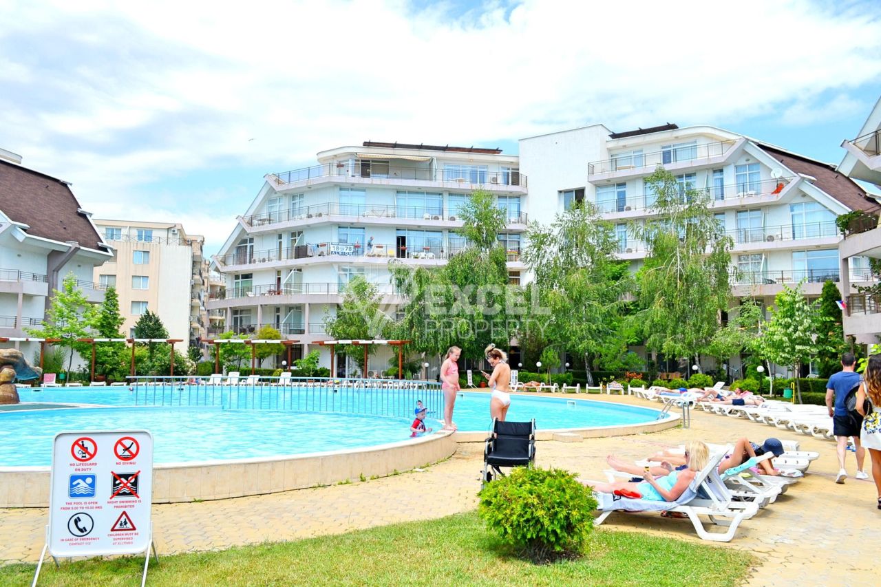Appartement à Slantchev Briag, Bulgarie, 85 m² - image 1