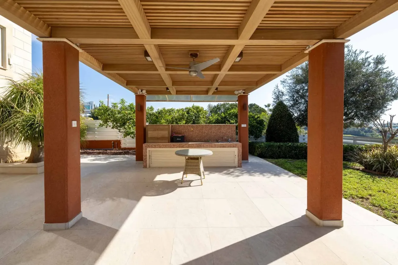 Villa in Limassol, Cyprus, 489 m² - picture 2