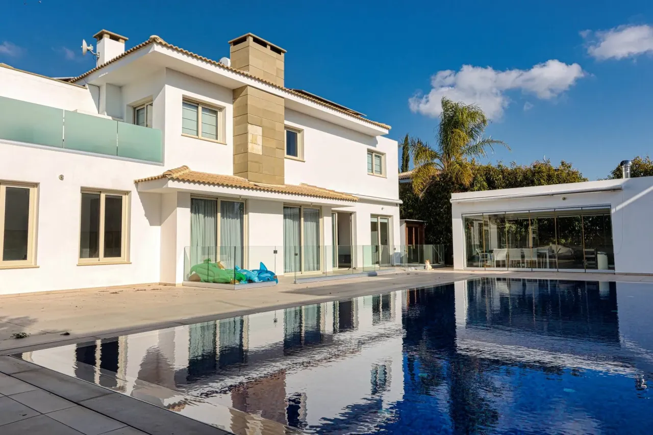 Villa in Larnaca, Cyprus, 288 m² - picture 1