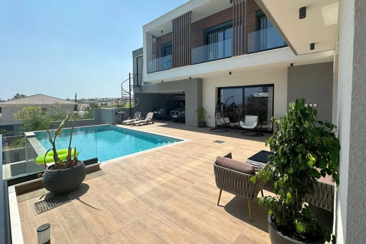 Villa in Limassol, Cyprus, 338 m² - picture 1
