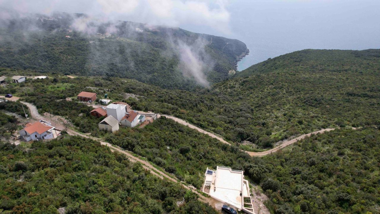 Land Zagora, Montenegro, 300 m² - picture 1