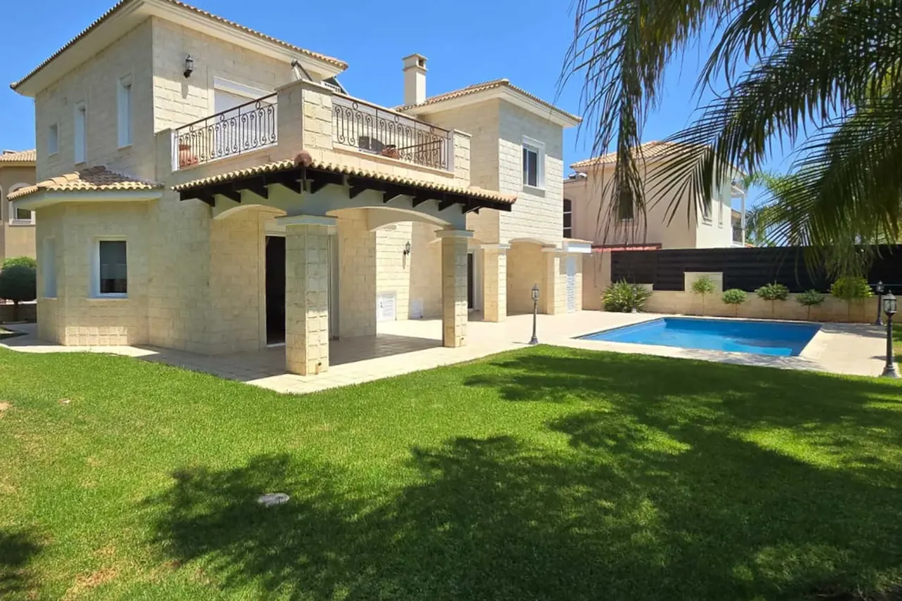 Haus in Limassol, Zypern, 214 m² - Foto 1