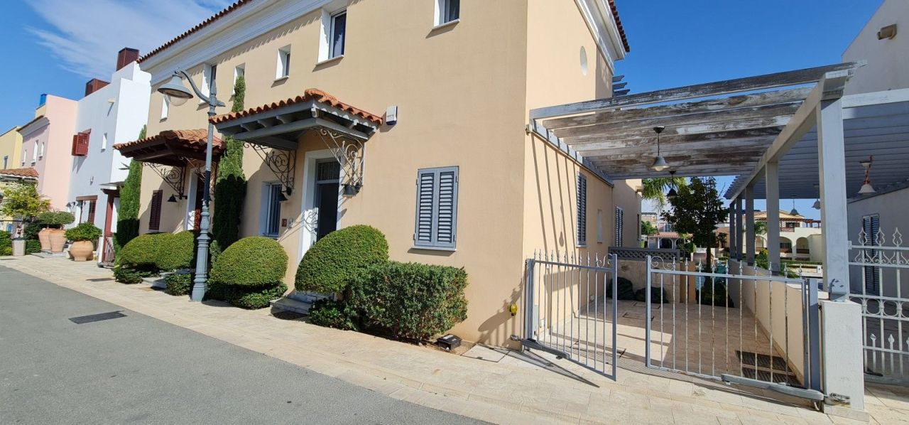 Villa in Limassol, Cyprus, 290 m² - picture 1