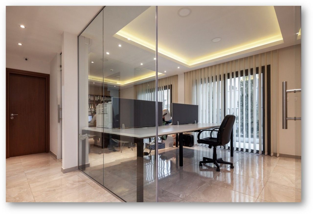 Büro in Limassol, Zypern, 479 m² - Foto 1