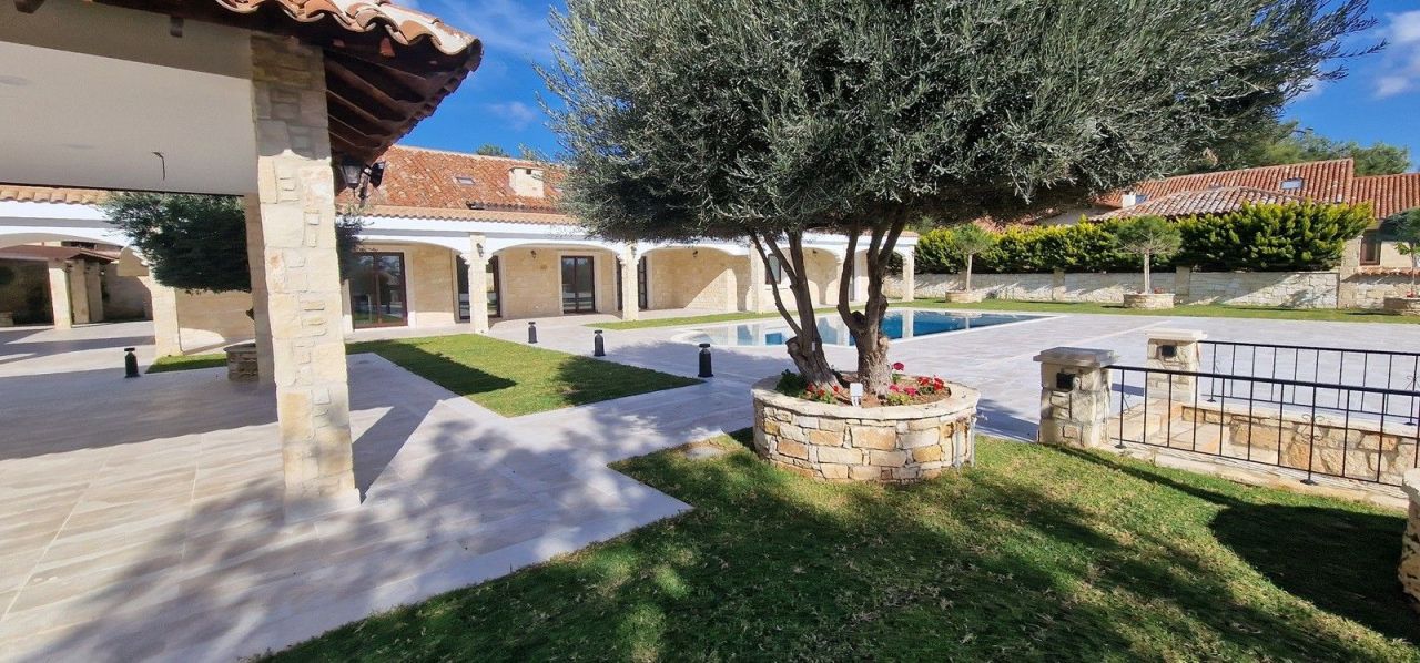 Villa en Limasol, Chipre, 480 m² - imagen 1