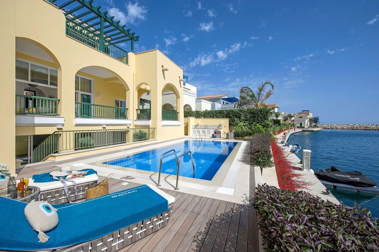 Villa à Limassol, Chypre, 490 m² - image 1