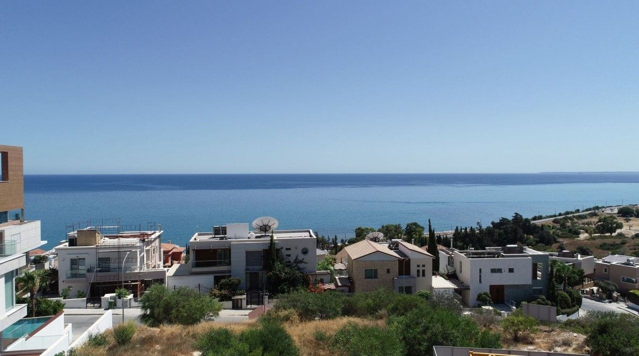 Land in Limassol, Cyprus, 1 269 m² - picture 1