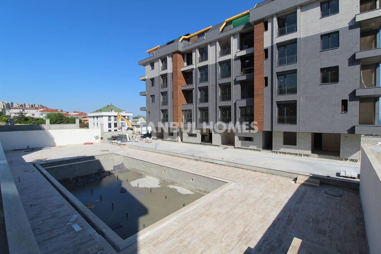 Apartment in Beylikduzu, Turkey, 240 m² - picture 1