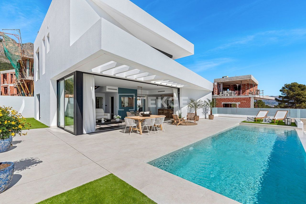 Villa in Polop de la Marina, Spain, 165 m² - picture 1