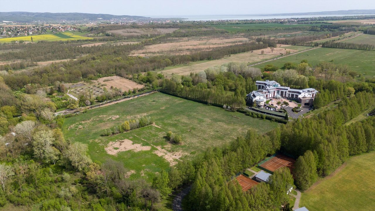Land in Heviz, Hungary - picture 1