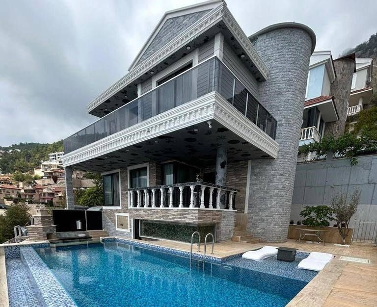 Villa à Alanya, Turquie, 225 m² - image 1
