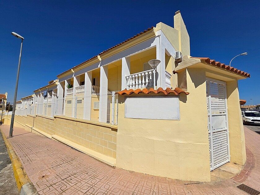 Townhouse in Torrevieja, Spain, 100 m² - picture 1
