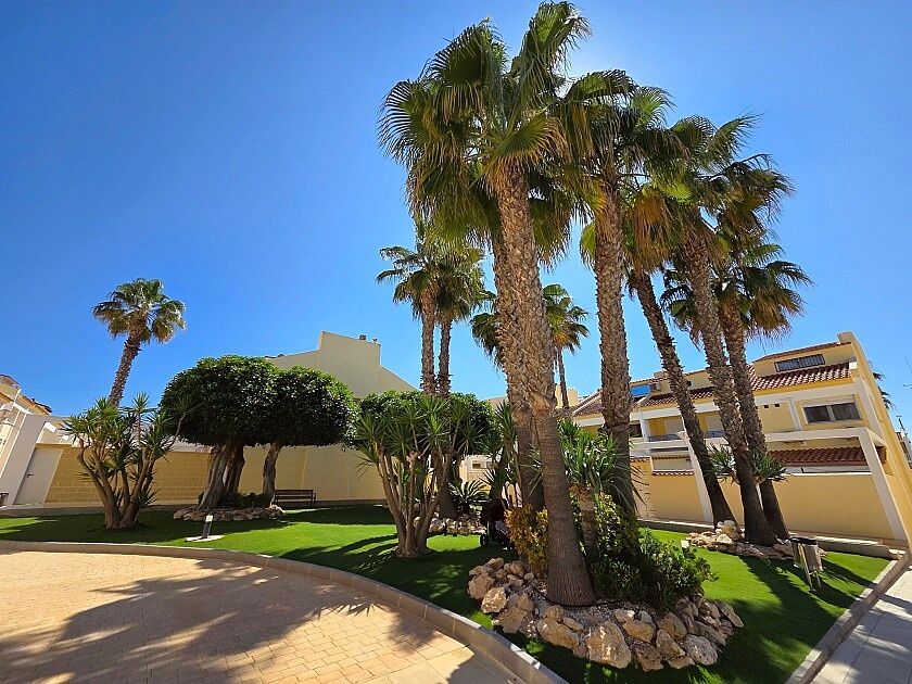 Townhouse in Torrevieja, Spain, 100 m² - picture 2