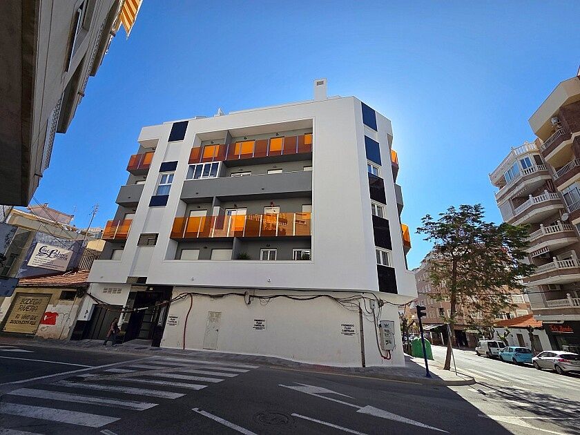 Commercial property in Torrevieja, Spain, 250 m² - picture 3