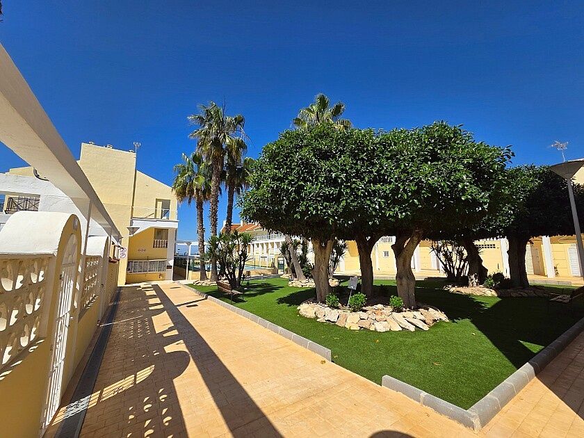 Townhouse in Torrevieja, Spain, 100 m² - picture 6