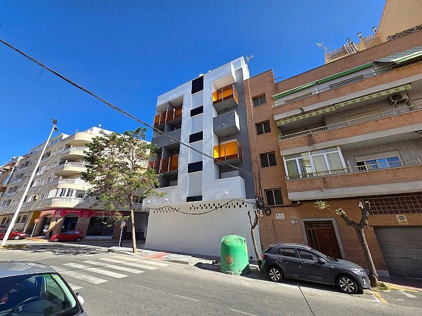 Commercial property in Torrevieja, Spain, 250 m² - picture 12