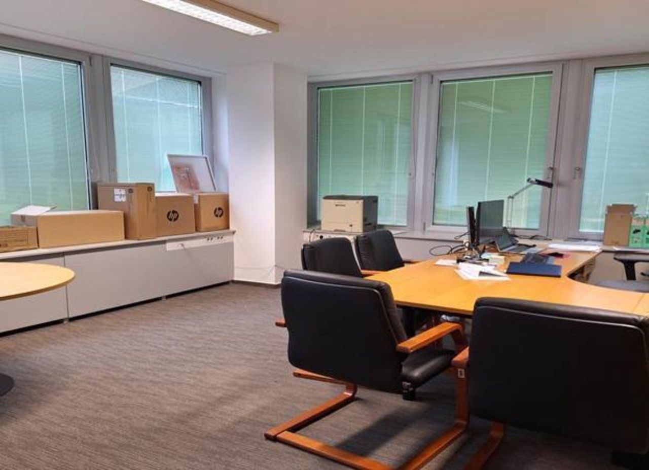 Office in Ljubljana, Slovenia, 490 m² - picture 1